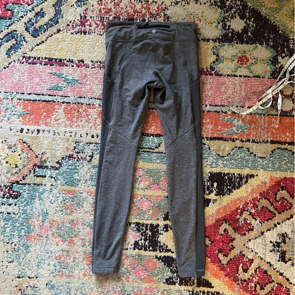 Lululemon leggings grey side and back pockets size 6 - Picture 6 of 8
